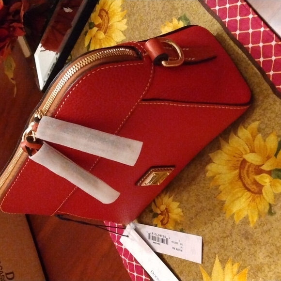 NEW! Dooney & Bourke Pebble Grain Leather Crossbody bag - Picture 5 of 10